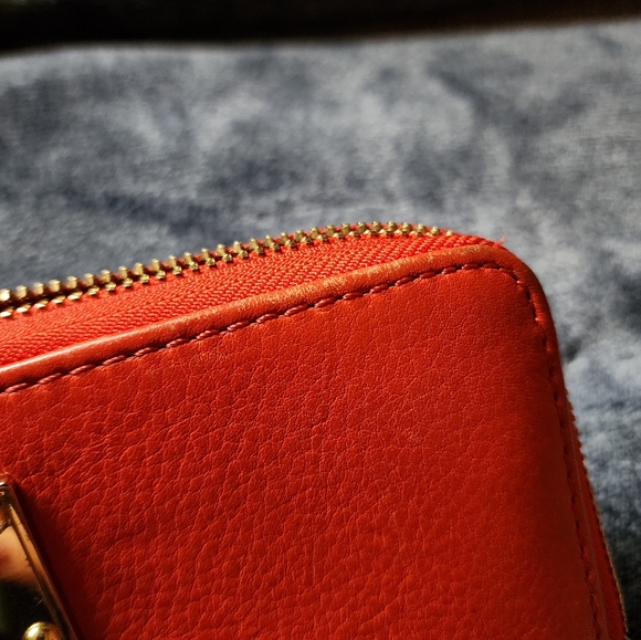 SOLD!! MK wallet - Picture 4 of 9